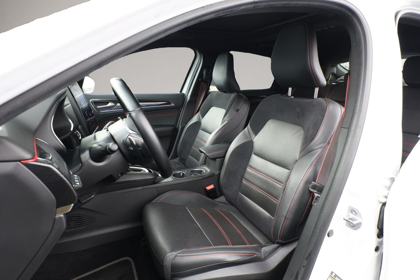 Bild 5 Renault Arkana 1.3 TCe 160 MHEV EDC R.S. Line Nav Kam360