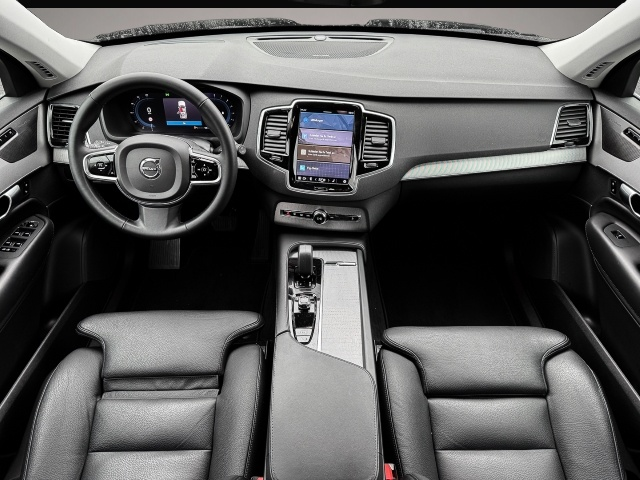 Fotografie des Volvo XC90 Core AWD B5 Benzin Mild-Hybrid EU6d 7-Sitze