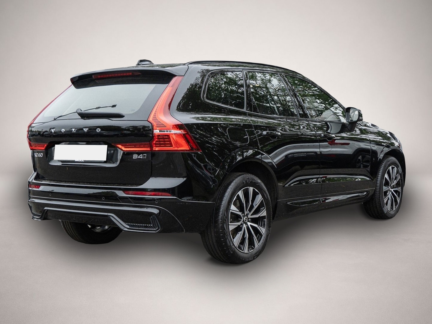 Bild 3 Volvo XC60 B4 AWD Plus Dark AWD AHK LED