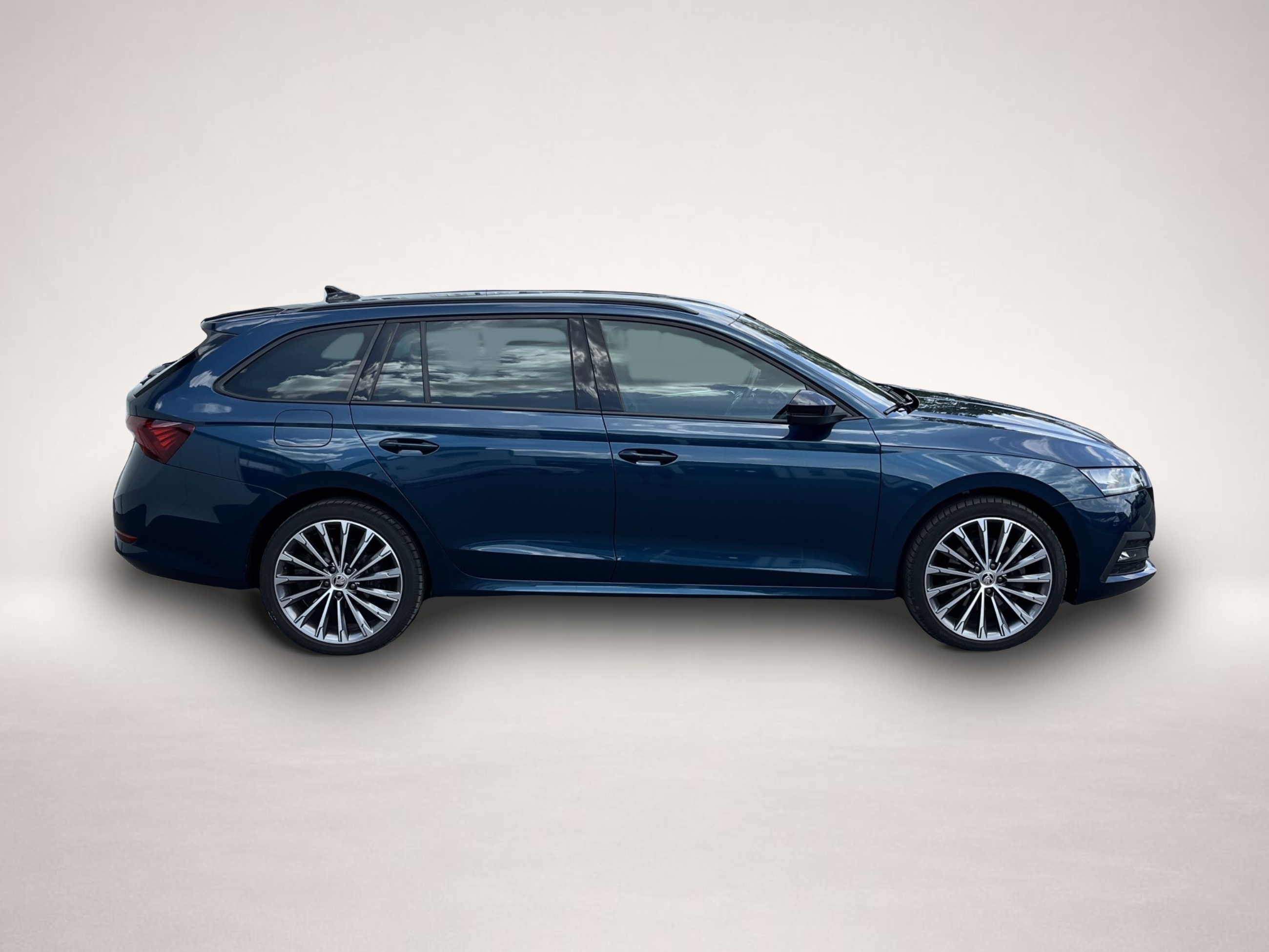 Bild 3 Skoda Octavia Combi 1.4 TSI e-Hybrid Style HeadUp Navi