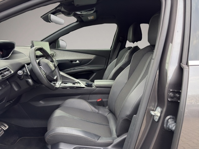 Fotografie 7 des Peugeot 5008 GT 1.2 PT 7-Sitz+AUT+NAVI+SITZHZG+LED+ACC+P