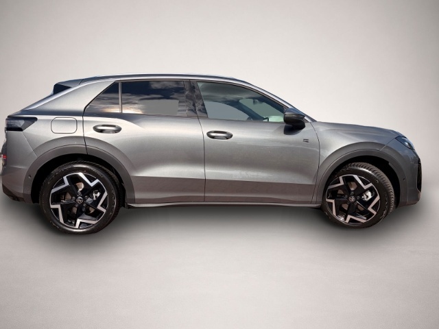 Bild 3 Volkswagen T-Roc 1.5 eTSI Neues Modell R-Line Navi IQ-Light