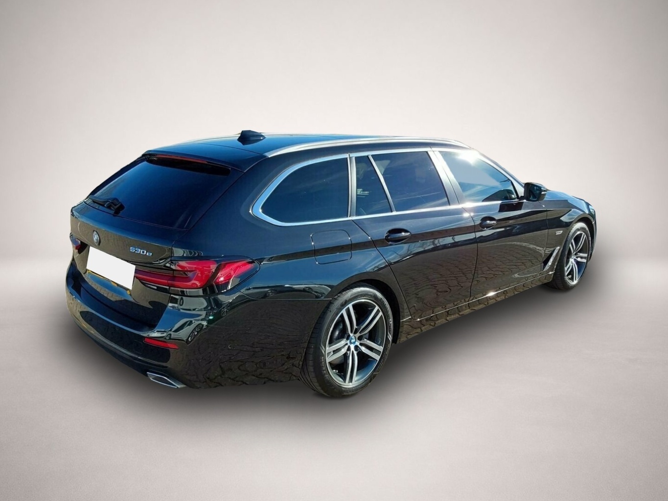 Bild 4 BMW 530 5 Touring 530e 2.0 292 PS AT8 5 Touring e 2.0 29