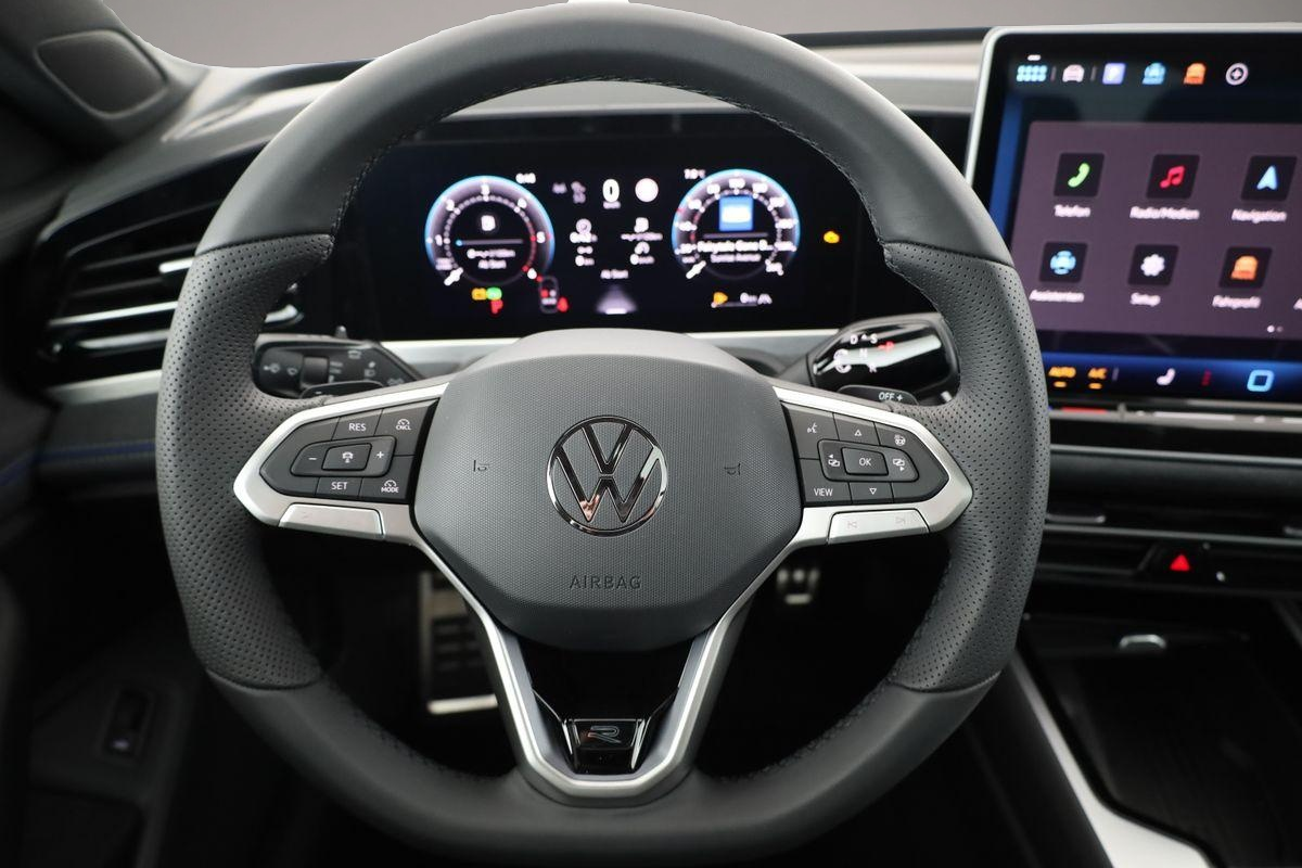 Bild 6 Volkswagen Passat Variant TDI DSG 4M R-LINE, Pano, AHK, IQ.