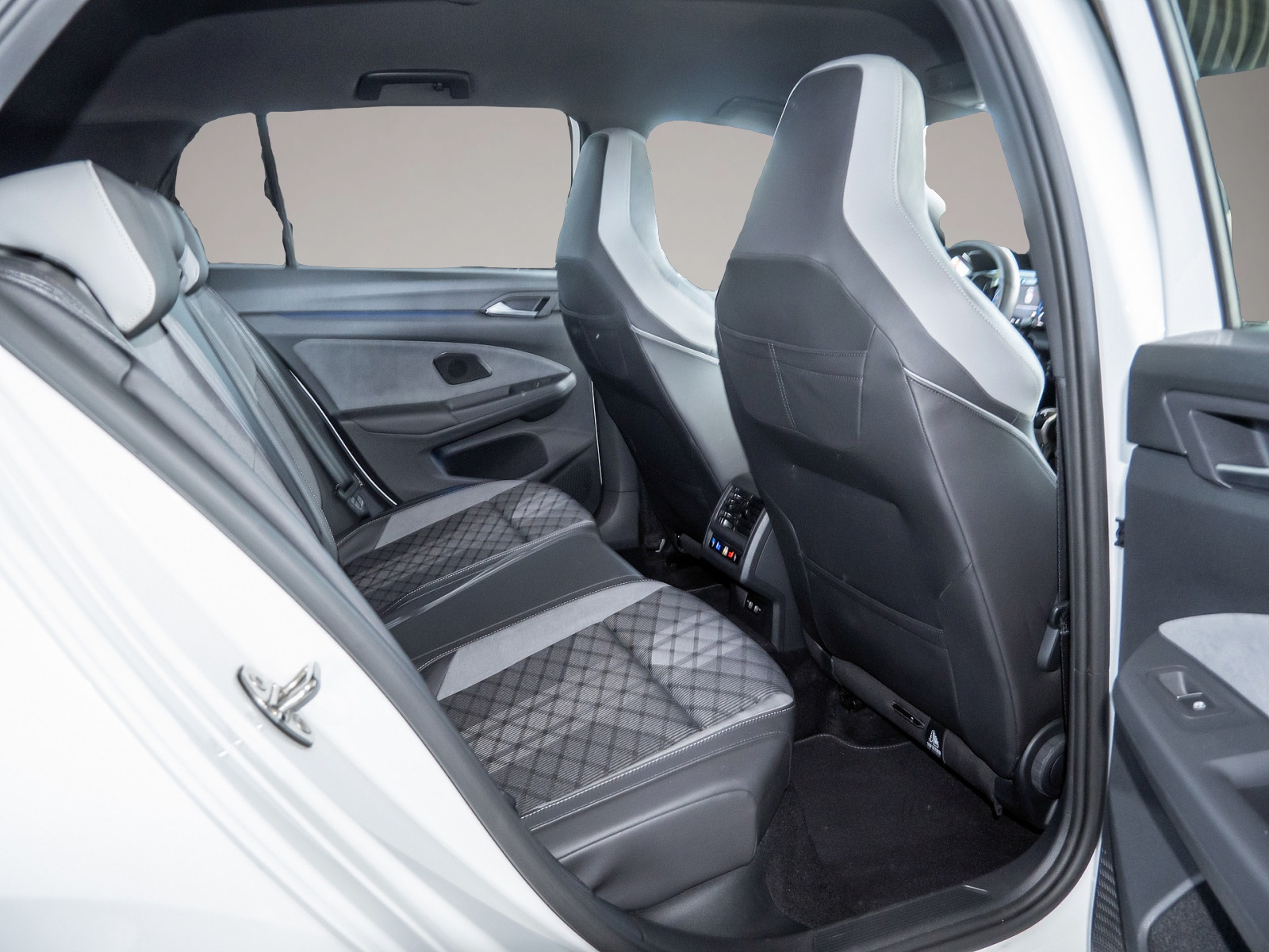 Bild 4 Volkswagen Golf