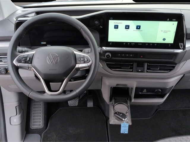 Fotografie des Volkswagen T7 Caravelle LR Style TDI*DSG StndHzg IQ-LED AHK