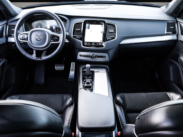 Fotografie 4 des Volvo XC90 R Design AWD AD AHK El. Panodach Navi Digit
