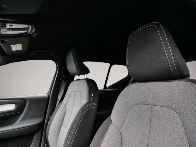 Bild 5 Volvo XC40 Plus Black Edition 2WD StandHZG Digitales C