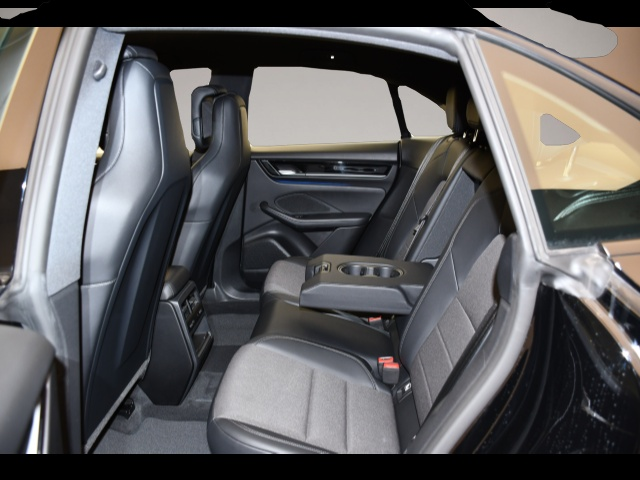 Fotografie 6 des Porsche Macan 4 Electric ALLRAD/20