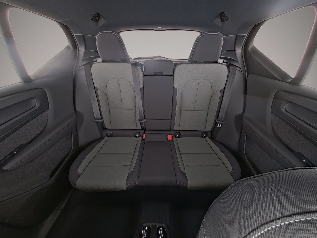 Bild 5 Volvo XC40 Plus Black Edition 2WD StandHZG Digitales C
