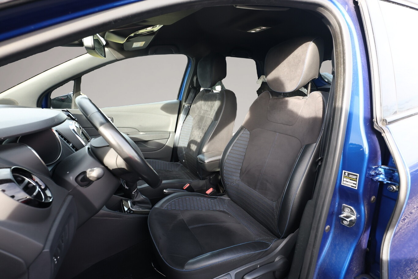 Bild 5 Renault Captur 1.3 TCe 150 EDC Version S LED Nav PDC 17Z