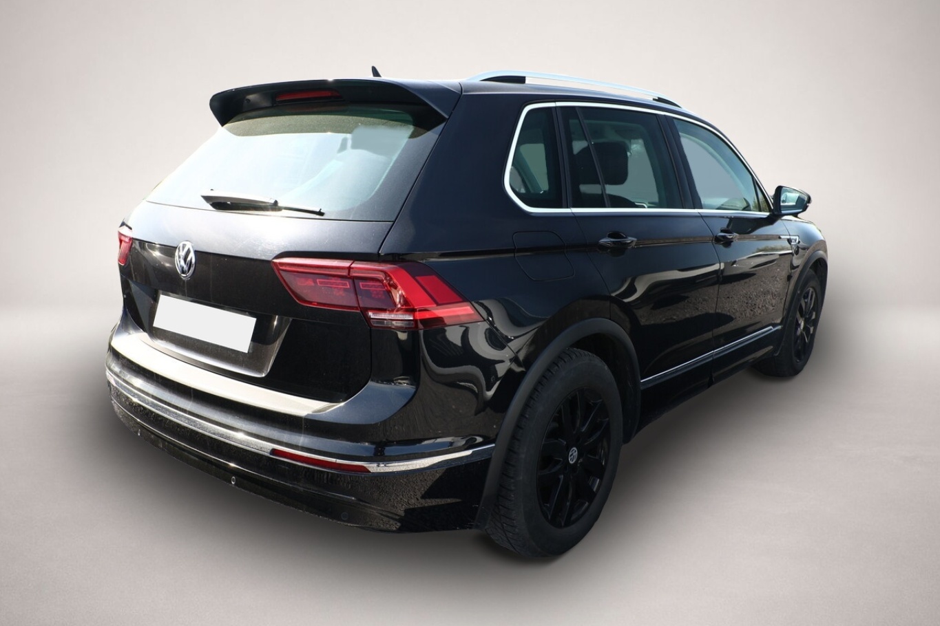 Bild 3 Volkswagen Tiguan 2.0 TDI 150 Highline LED PDC ACC SHZ 19Z