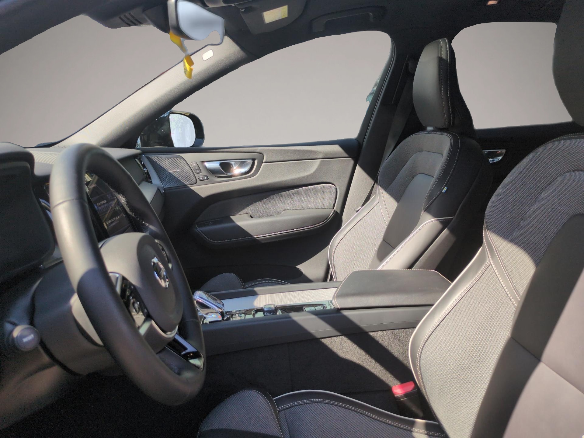Bild 7 Volvo XC60 XC 60 Plus Black Edition Recharge Plug-In Hybrid