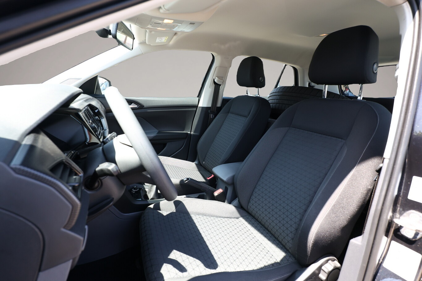 Bild 5 Volkswagen T-Cross 1.0 TSI 110 Life CompC PDC LM16Z LaneAs