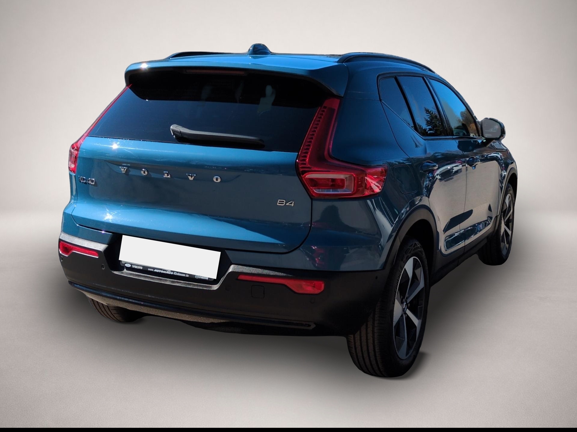 Bild 3 Volvo XC40 B4 (Benzin) Plus Dark 2WD Automatik Bluetoo