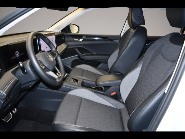 Fotografie des Volkswagen Tiguan 1.5 eTSI DSG Goal AHK/LED+/ACC
