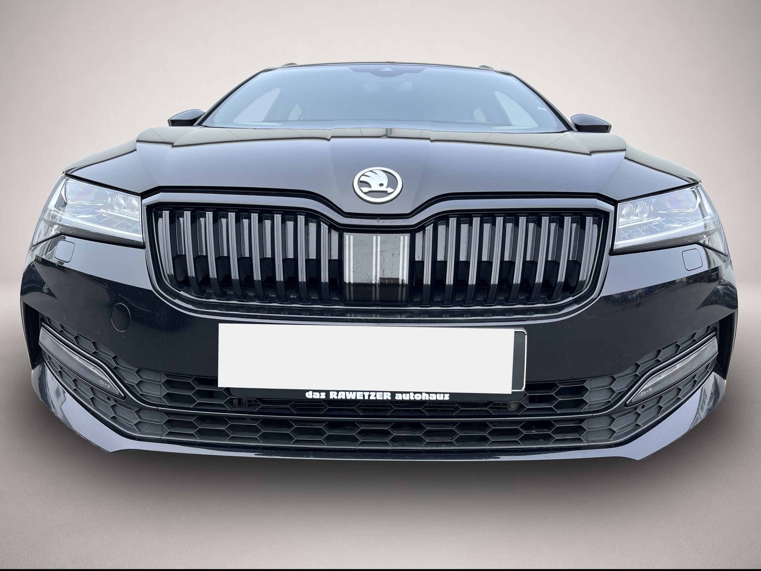Fotografie 3 des Skoda Superb Combi 2.0 TDI DSG SPORTLINE 19 150¤ m.20%