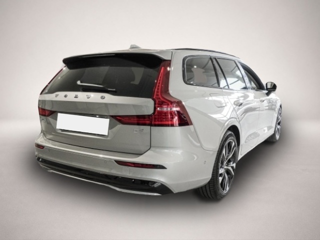 Bild 2 Volvo V60 B4 Benzin Plus Dark 360°Kamera Winter-Paket