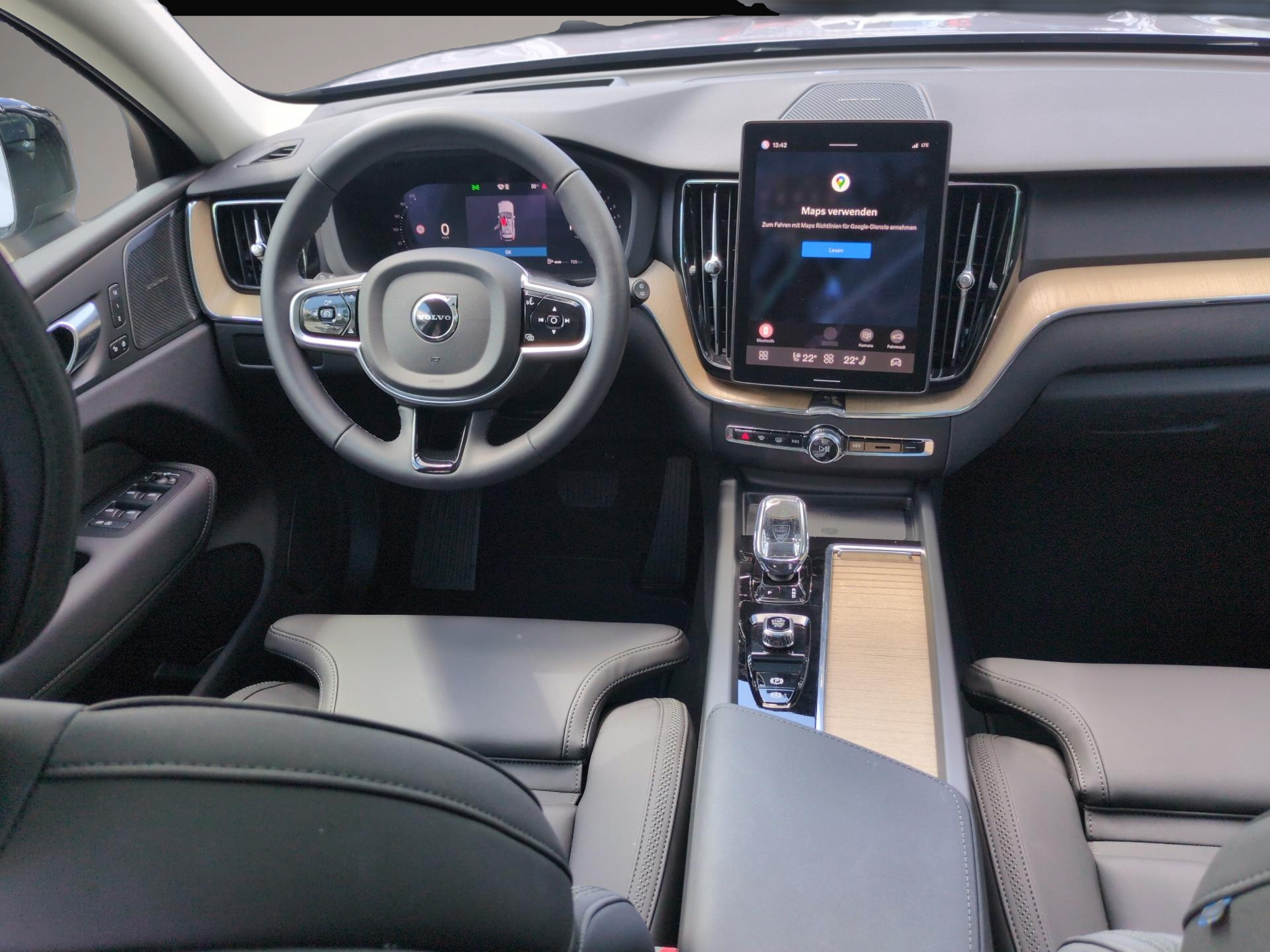 Bild 6 Volvo XC60 B5 (Benzin) Plus Dark AWD Automatik Bluetoo