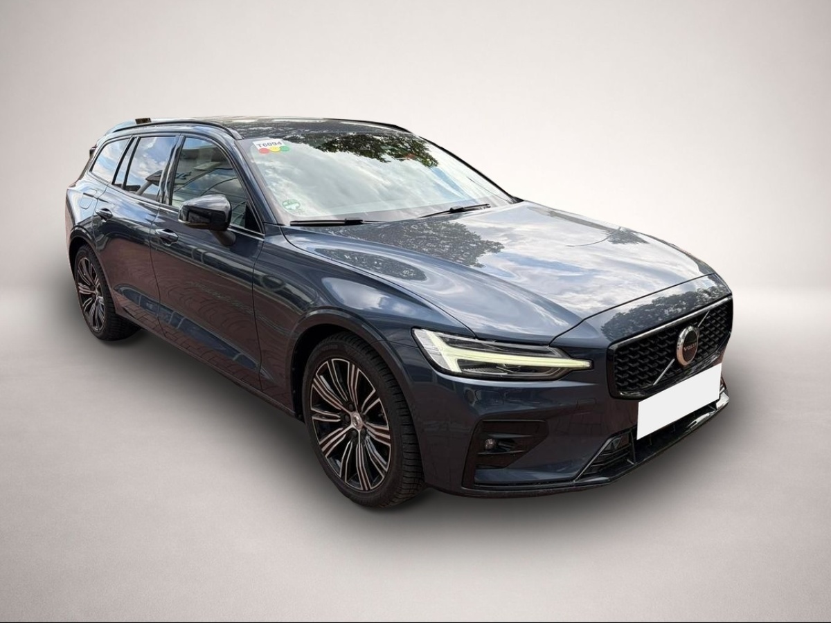 Fotografie 3 des Volvo V60 B4 Plus Dark LED H&K RCam Winter-Paket