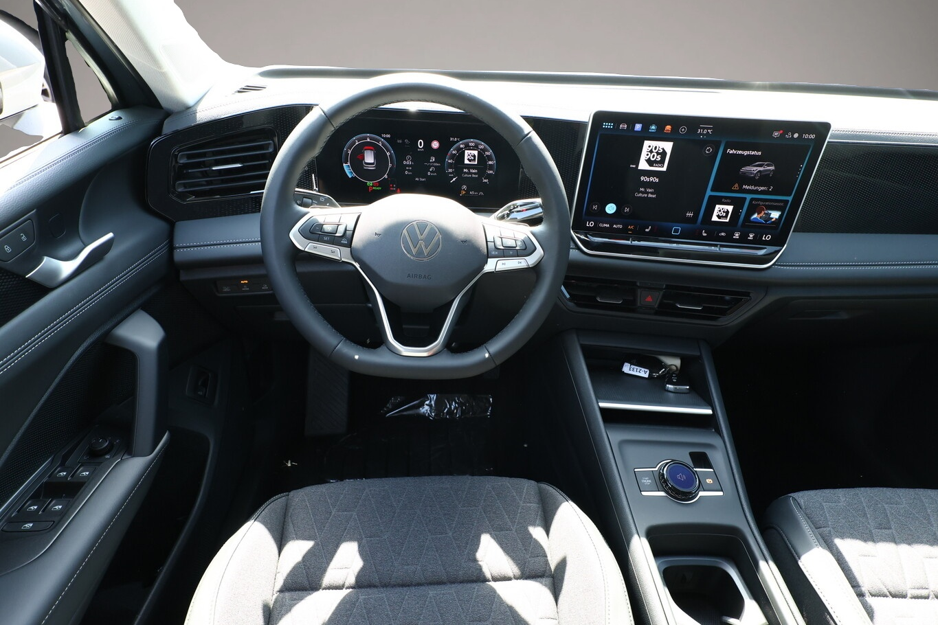 Fotografie des Volkswagen Tiguan DSG LED+ IQ.DRIVE SHZ 5JGar. Keyl 17Z ACC