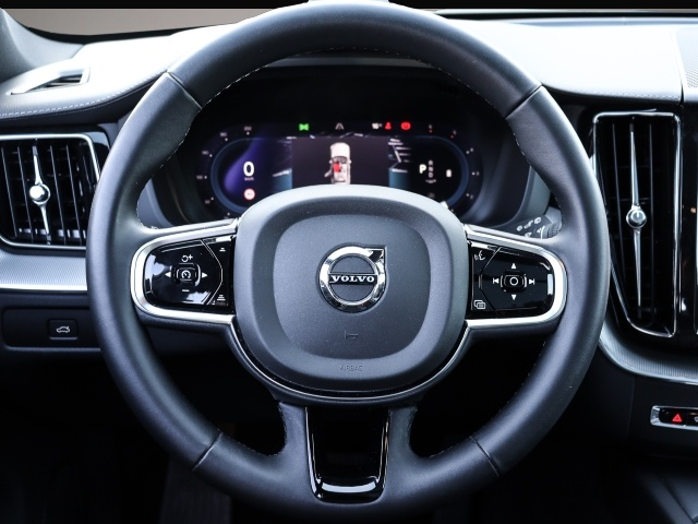 Bild 5 Volvo XC60 Ultimate Dark AWD B5 Diesel EU6d HUD StandH