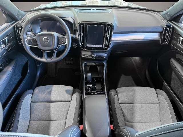 Bild 5 Volvo XC40 B3 Benzin Plus Black Edition Surround View