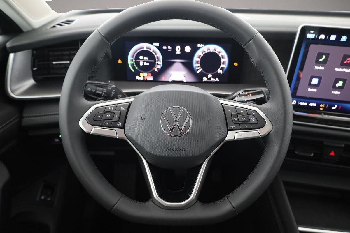 Fotografie 6 des Volkswagen Tayron 1.5 eHybrid DSG Life, Pano, HuD, AHK, LED