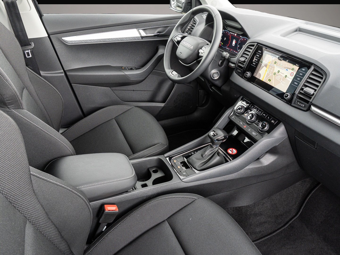 Fotografie 6 des Skoda Karoq 2.0 TDI DSG SelectionTour