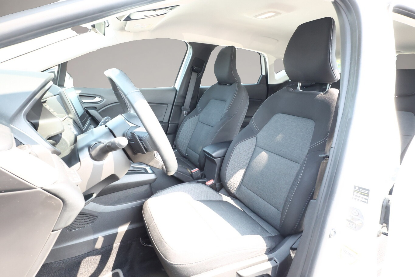 Bild 5 Renault Captur II 1.3 TCe 140 EDC MHEV Evolution LED Nav