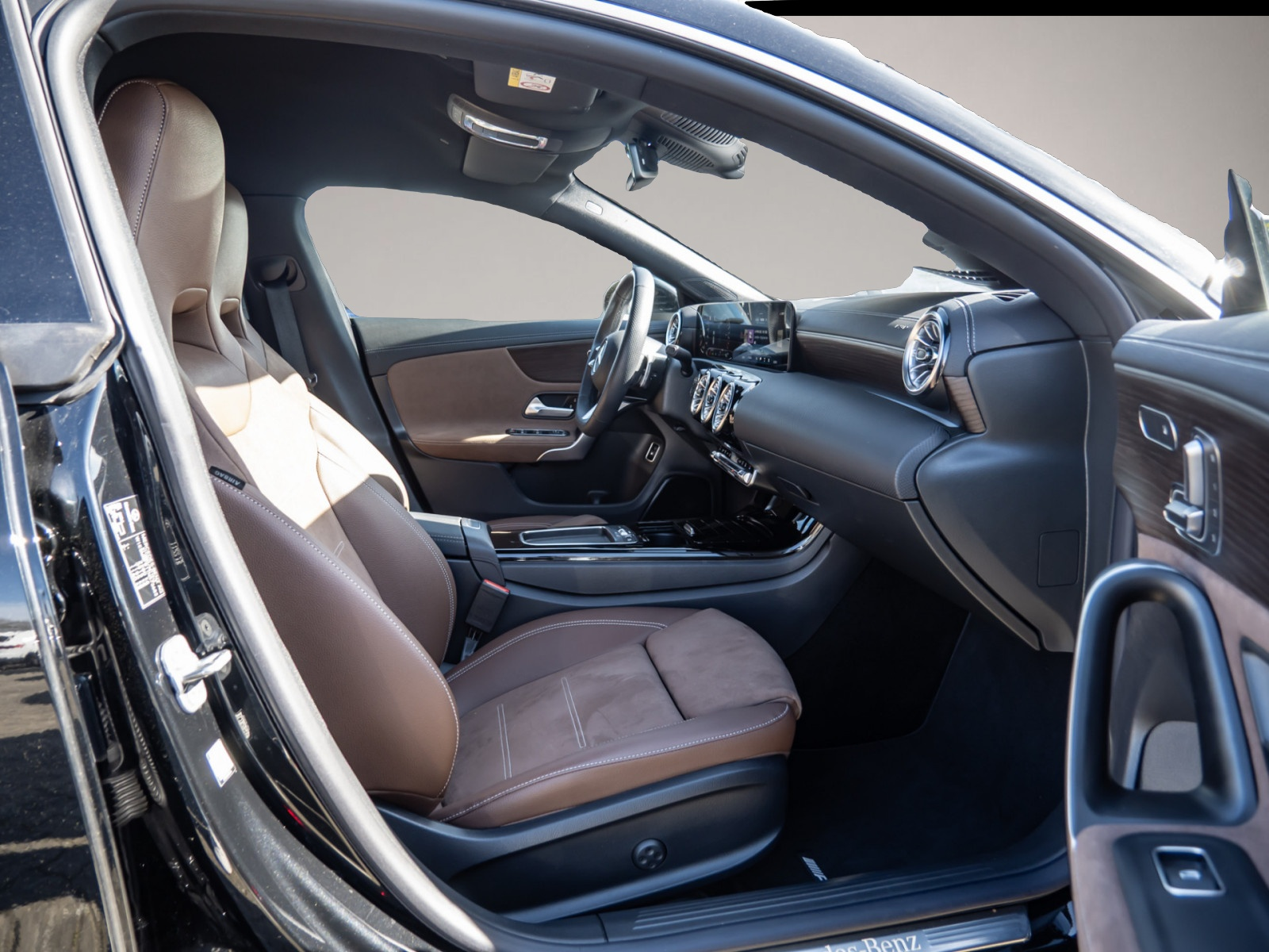 Bild 2 Mercedes-Benz CLA 250