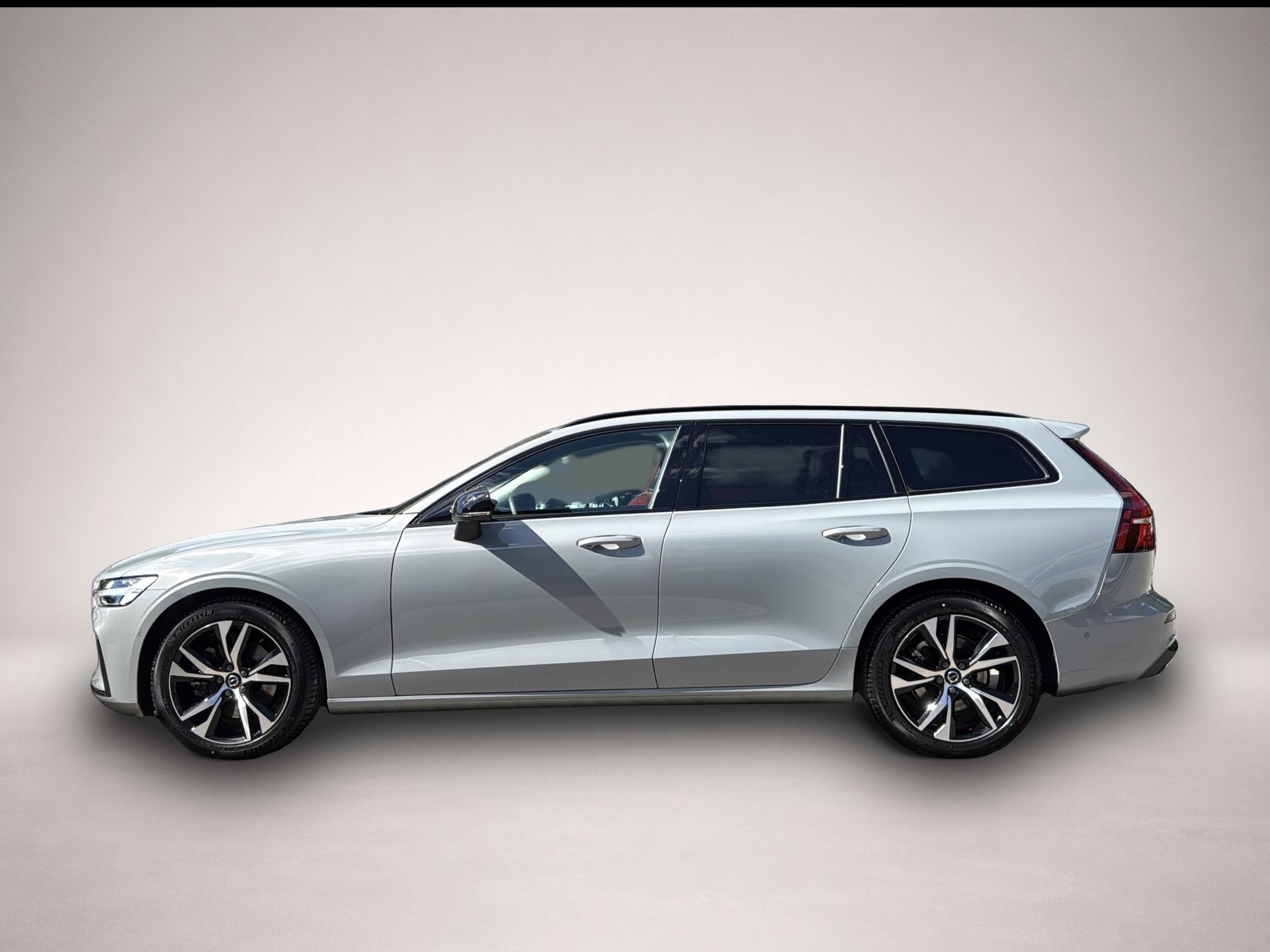 Bild 6 Volvo V60 B4 (Benzin) Plus Dark Automatik Bluetooth Na