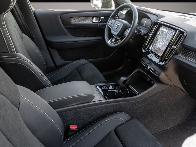 Bild 6 Volvo XC40 Plus Dark 2WD El. Panodach Digitales Cockpi