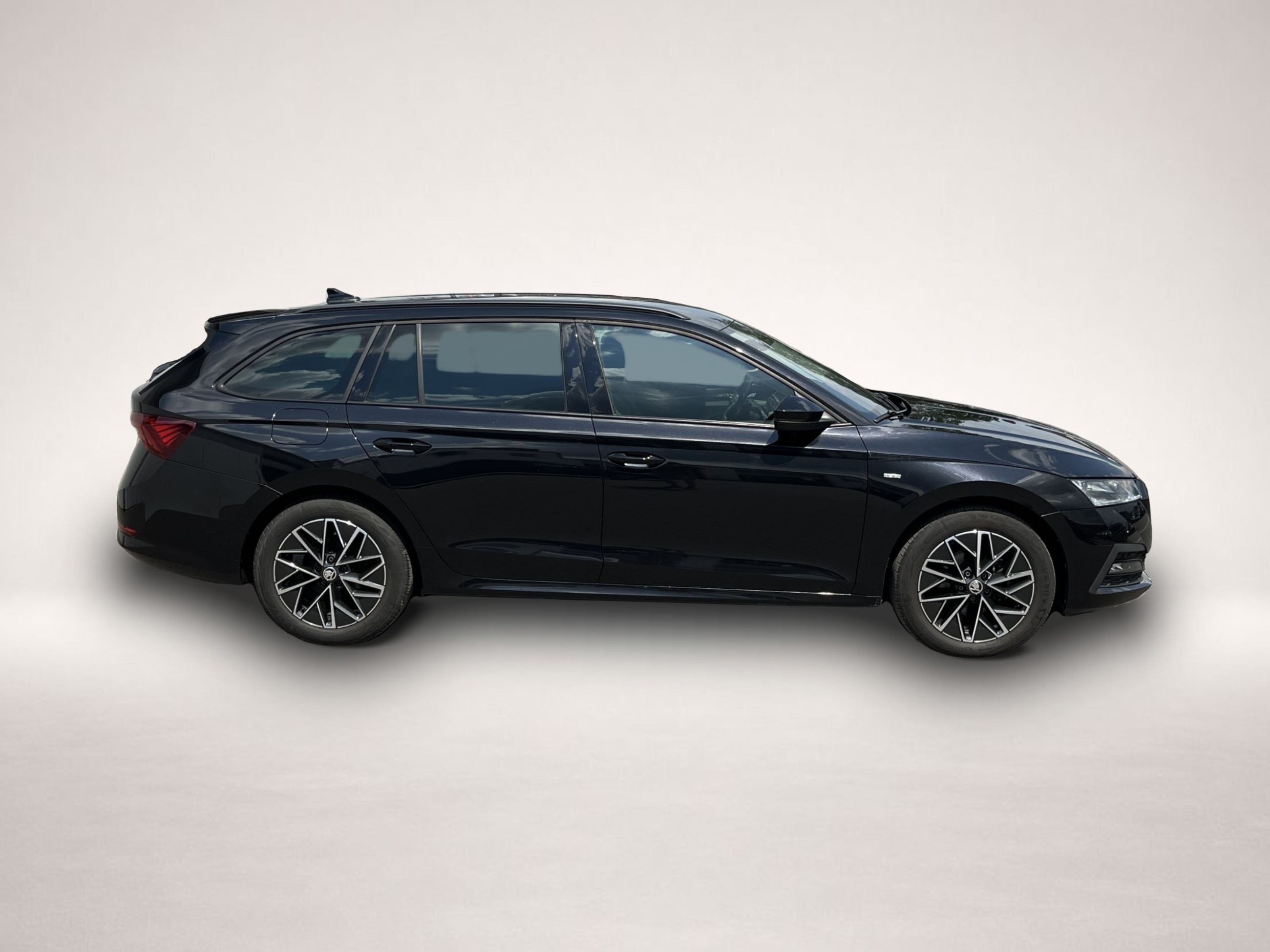 Fotografie 4 des Skoda Octavia Combi 2.0 TDI DSG Blackline STHZG AHK 4x