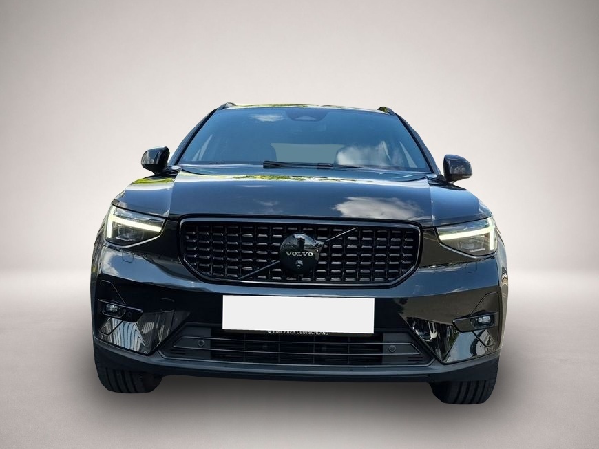 Bild 3 Volvo XC40 B3 B DKG Plus Black Edition Pano*Winterpake
