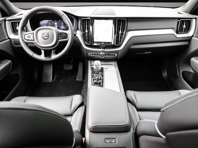 Bild 4 Volvo XC60 Plus Dark Recharge Plug-In Hybrid AWD T8 Tw