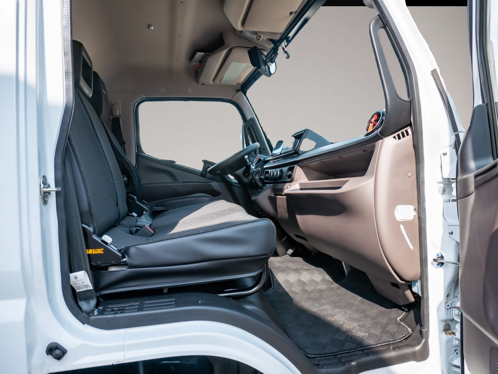 Bild 2 Mitsubishi Canter