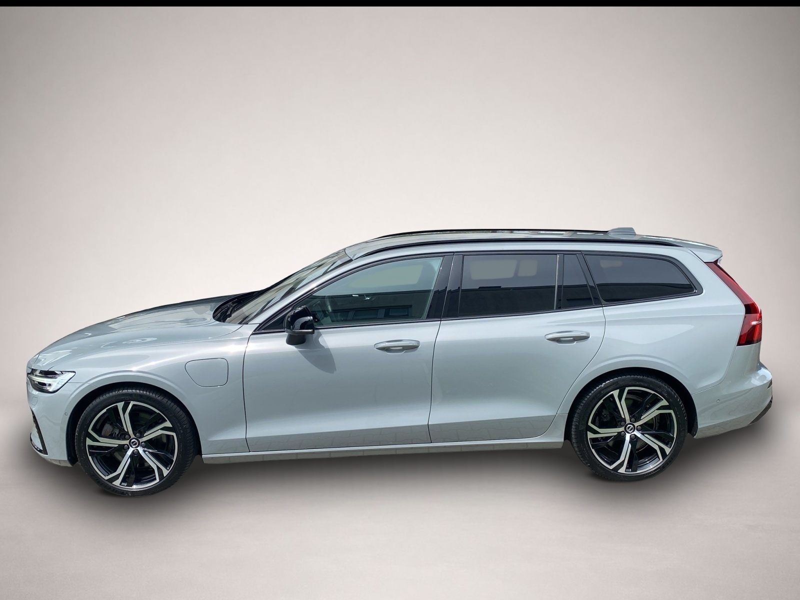 Bild 2 Volvo V60 Kombi T8 Plus Dark Recharge WiPa*LED*DAB*