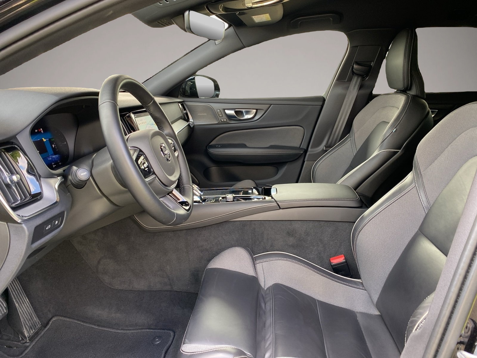 Bild 7 Volvo V60 T8 Plus Dark Recharge AWD*AHK*WiPa*4xSHZ*