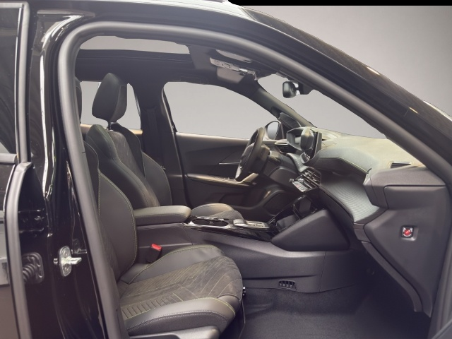 Bild 5 Peugeot 2008 MILD-HYBRID 145 GT PANO PDC SHZ CARPLAY