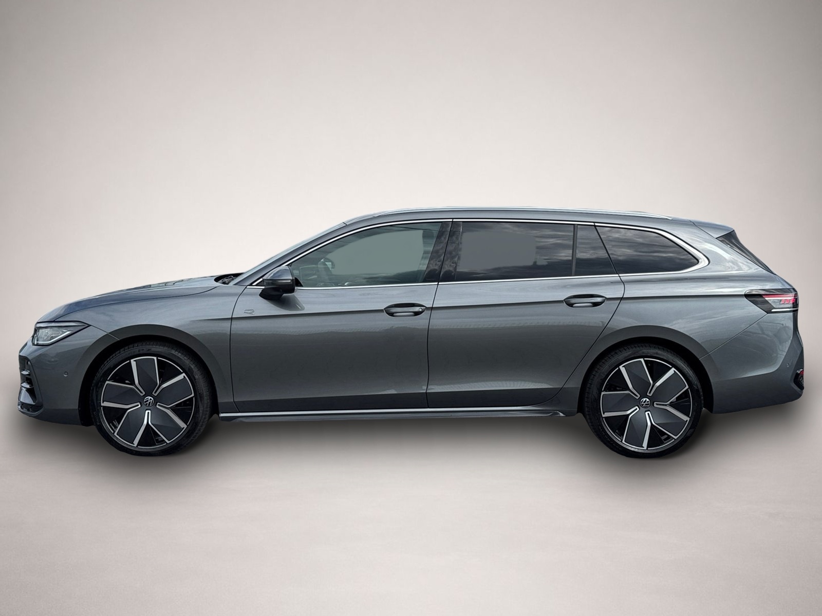 Bild 3 Volkswagen Passat Var. R-Line 4Motion TSI DSG|PANORAMA|AHK|