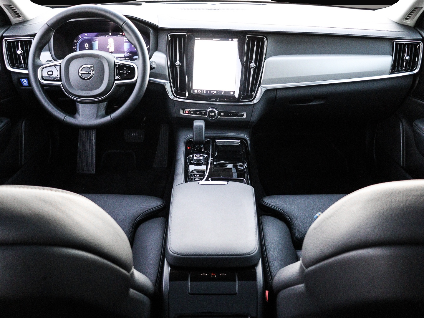 Bild 4 Volvo V90 Kombi Plus Dark Recharge Plug-In Hybrid AWD