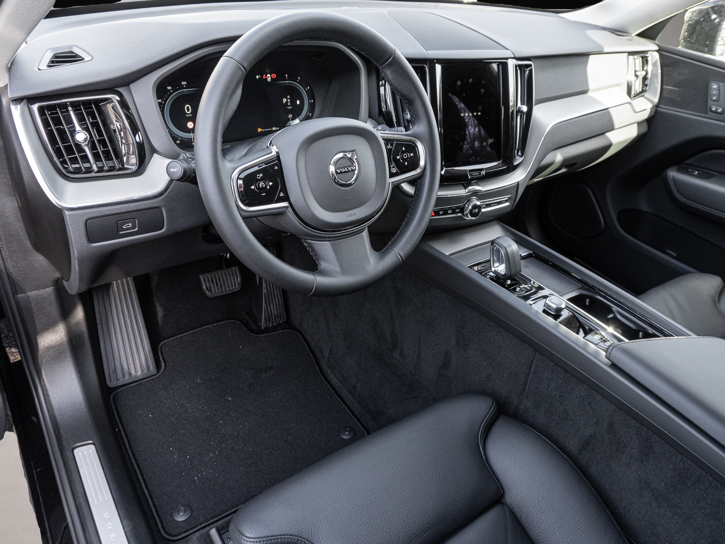 Bild 4 Volvo XC60 Plus Dark AWD Digitales Cockpit Memory Sitz