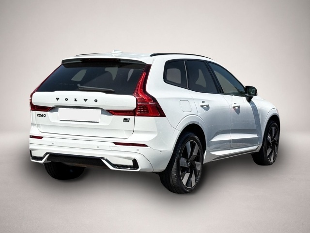 Fotografie 2 des Volvo XC60 R Design Recharge Plug-In Hybrid AWD StandH
