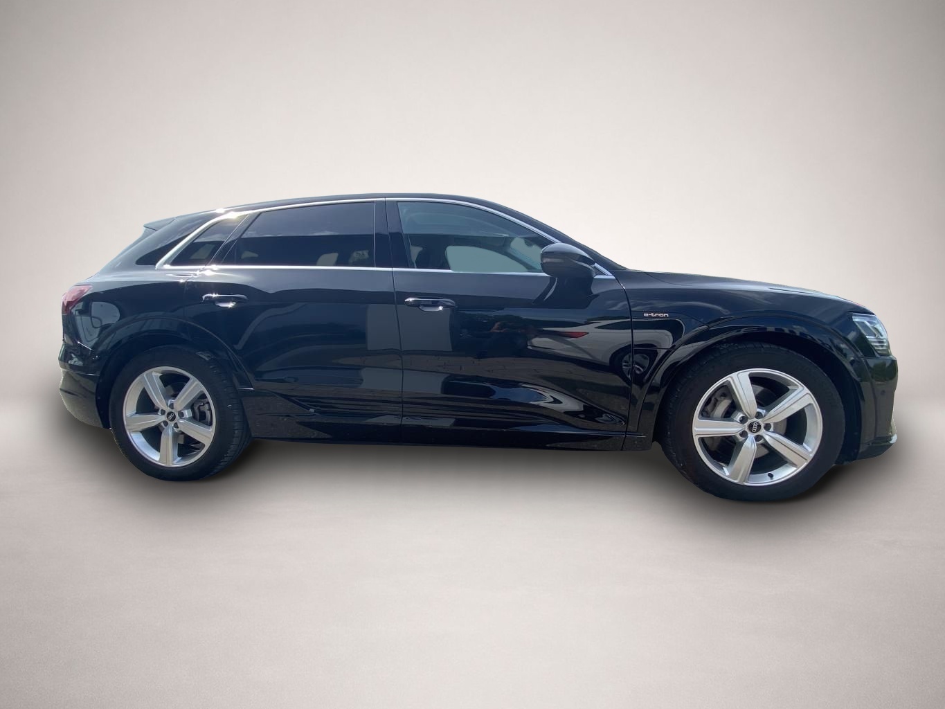 Bild 6 Audi e-tron 55 quattro Advanced 300kW PANORAMA+ASSITE