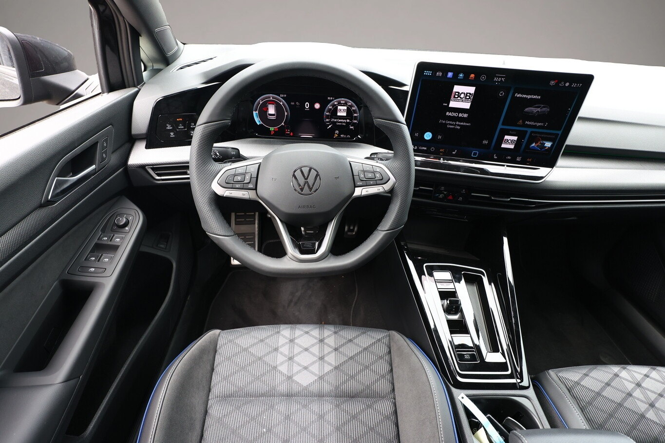 Bild 6 Volkswagen Golf Var. R-Line IQ.Matrix AHK 18Z SHZ KAM eHk