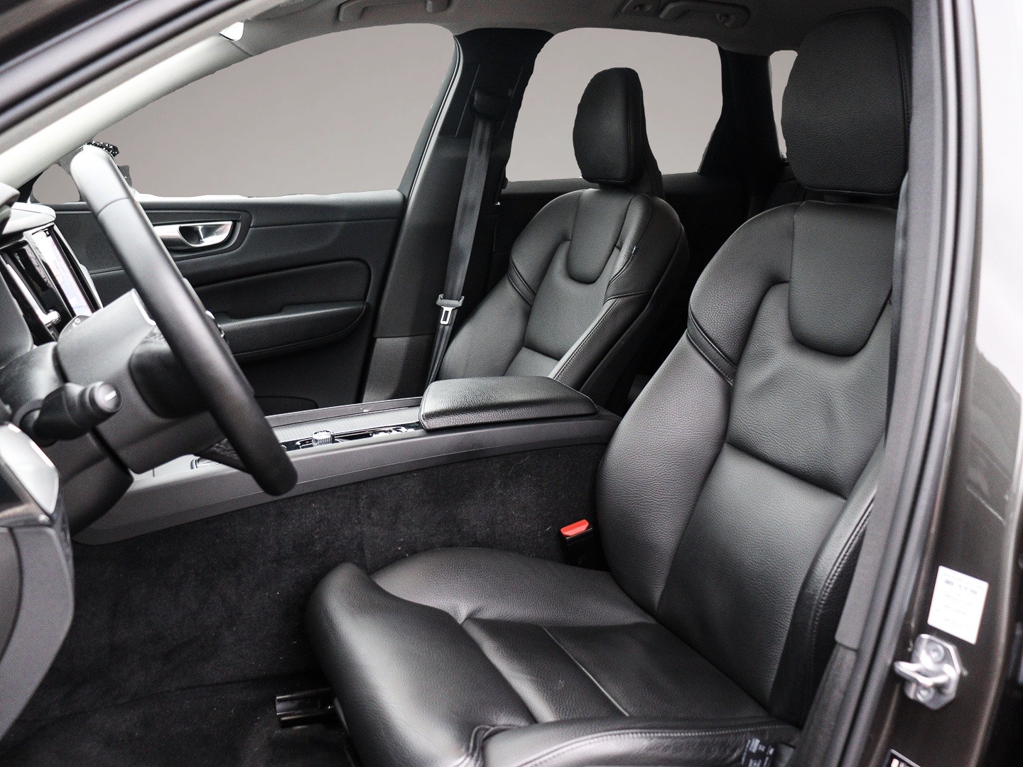 Bild 6 Volvo XC60 Momentum Pro 2WD B4 Benzin EU6d Leder Digit