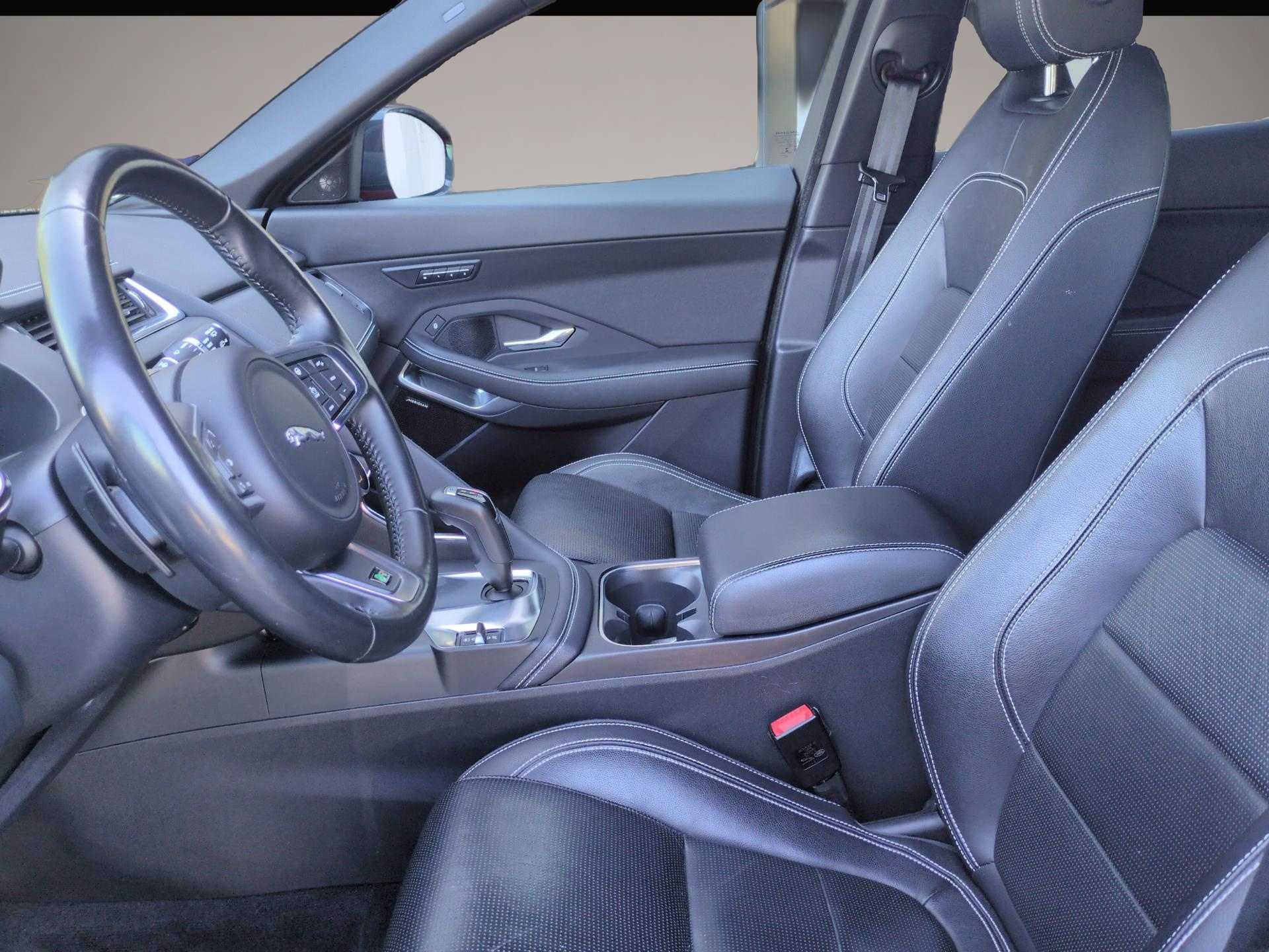 Bild 4 Jaguar E-Pace P250 AWD R-Dynamic SE AHK Black-P. Kamera