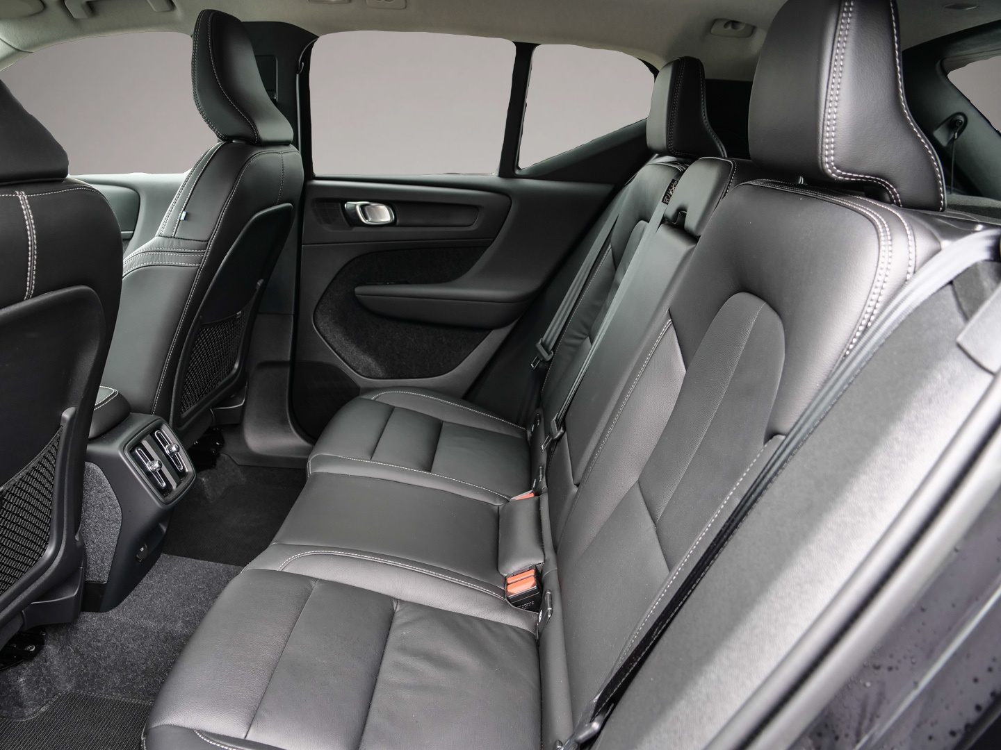 Bild 6 Volvo XC40 Ultimate Dark 2WD StandHZG Leder Digitales