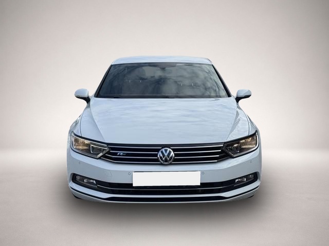 Bild 2 Volkswagen Passat 1.8 TSI DSG R-Line Einparkhilfe vorne un.